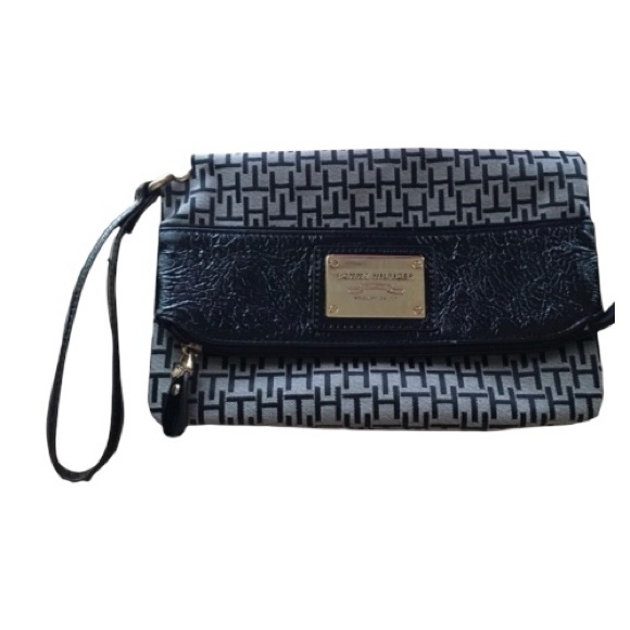 TOMMY HILFIGER WRISTLET/CLUTCH - Picture 1 of 9